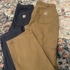 2 pairs women’s Carhartt pants